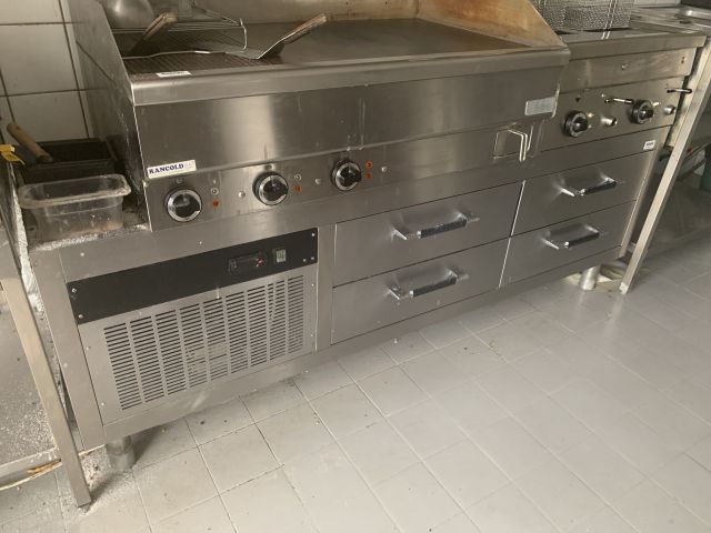 848688-1 Low refrigerator with 4 drawers