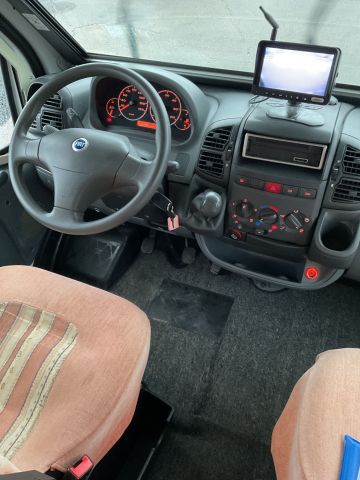 836665-29 Fiat Eura Mobil 635 - 2005