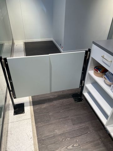 867639-5 Checkout counter 180 cm with revolving doors