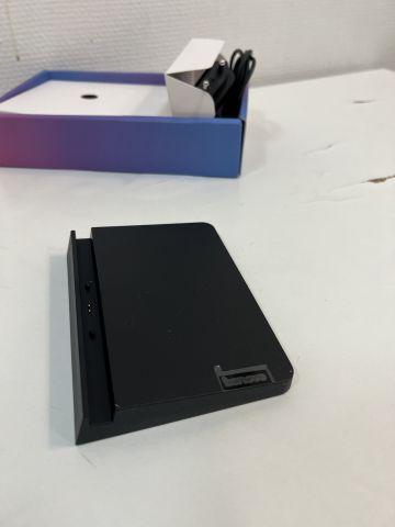 867651-6 Tablet, Lenovo Smart Tab M8 with docking station