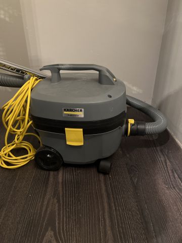 vacuum cleaners - PS Auction 