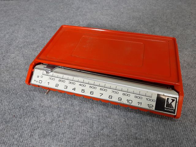 804248-4 Nils Johan bread box and cookie jars as well as kitchen scale