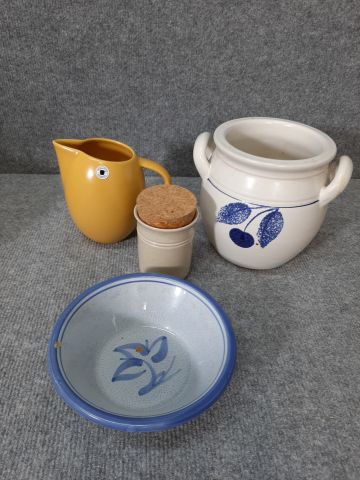 804250-7 Collection of porcelain and ceramics, Höganäs, about 30 parts
