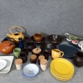 804250-1 Collection of porcelain and ceramics, Höganäs, about 30 parts