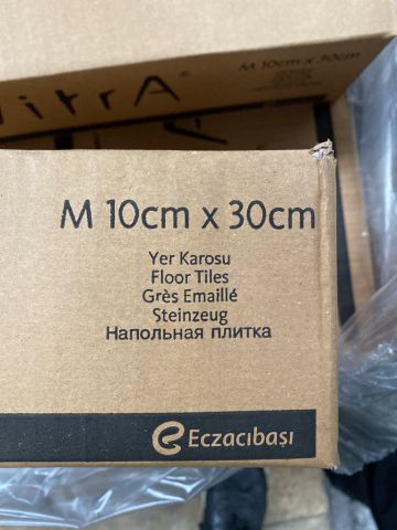 872438-5 Tiles from Vitra M10x30 Tot about 39m2