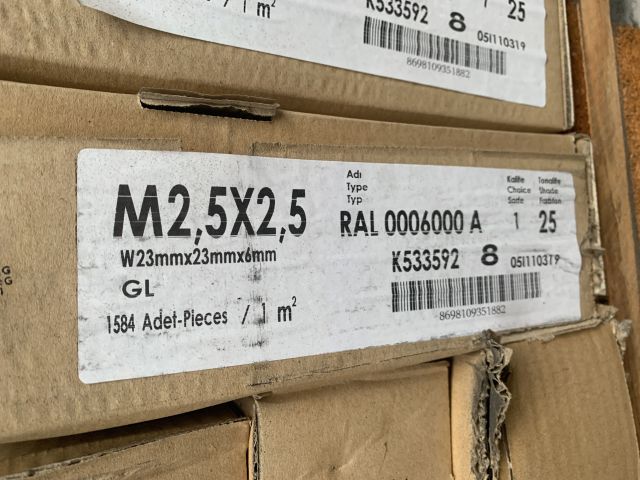 848753-4 Mosaic from Vitra, M2,5x2,5, Tot about 19m2