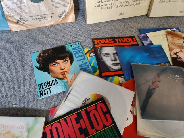 804280-13 Collection of vinyl records, + 1000 pcs