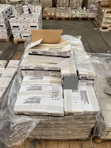 872553-5 Tiles from Topcer, M15x15, tot about 70m2