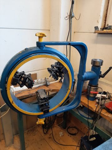 804942-2 Engine holder - Wetzel, incl. work table, tools etc.