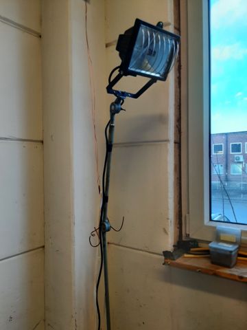 804942-6 Engine holder - Wetzel, incl. work table, tools etc.