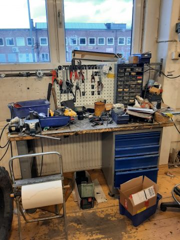 804948-1 Work table & 2x shelves # 2