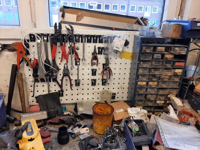 804948-4 Work table & 2x shelves # 2