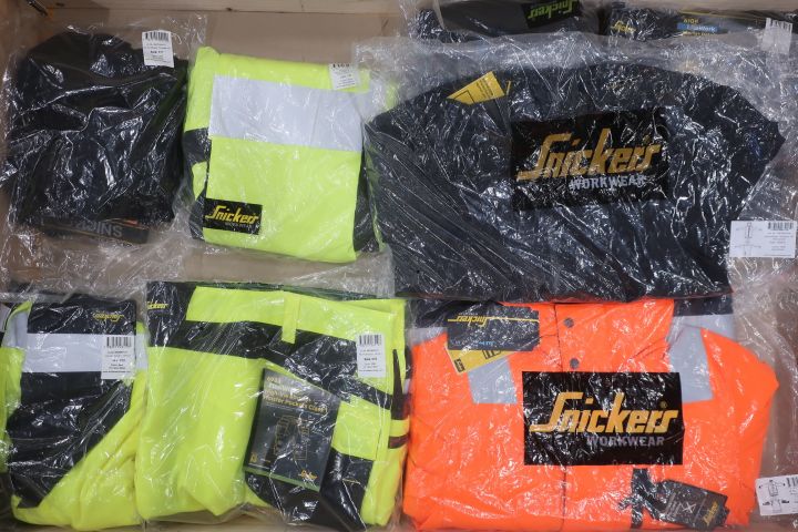 871767-2 Assortment of workwear Snickers, Dunderdon etc