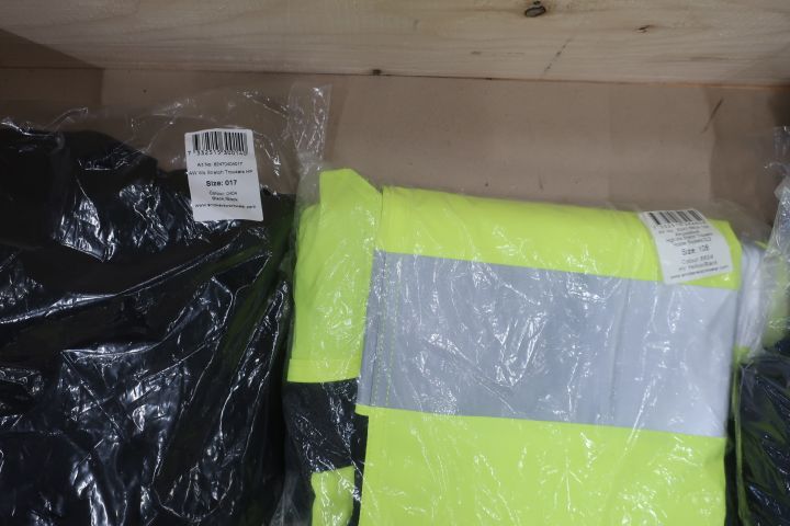 871767-6 Assortment of workwear Snickers, Dunderdon etc