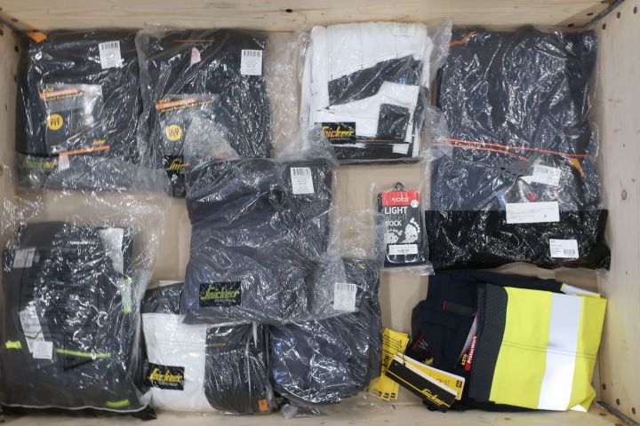 871767-7 Assortment of workwear Snickers, Dunderdon etc