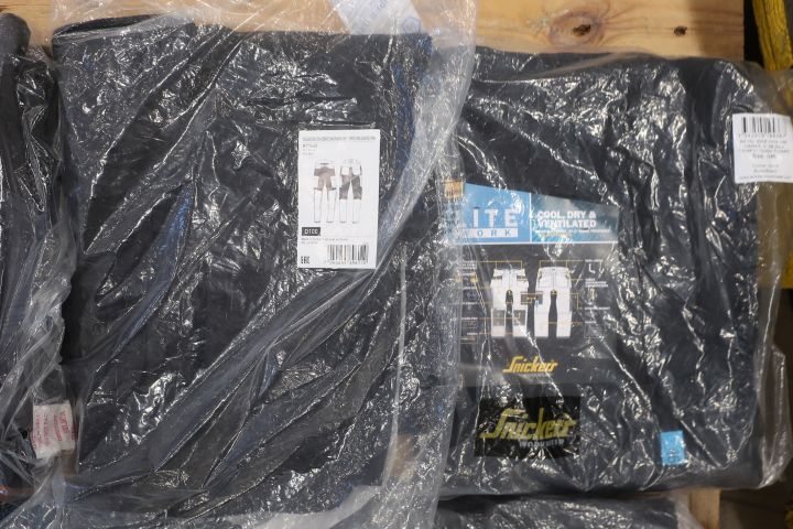 871767-14 Assortment of workwear Snickers, Dunderdon etc