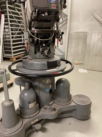 873881-7 Ikegami HK-366, Canon J50X ja Vinten jalka