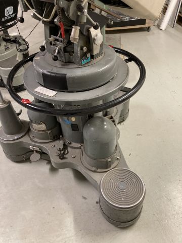 873881-9 Ikegami HK-366, Canon J50X ja Vinten jalka