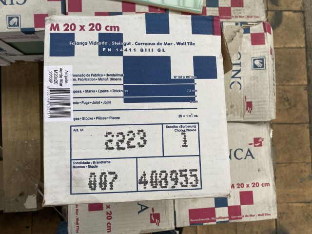 829846-2 Kakel från Cinca, M20x20, Tot ca 20m2