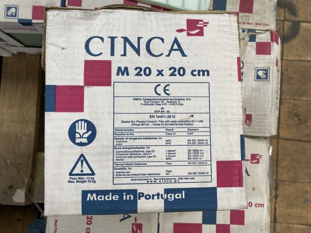 829846-3 Kakel från Cinca, M20x20, Tot ca 20m2