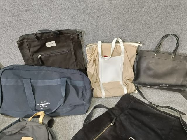 804290-2 Lot Sandqvist bags