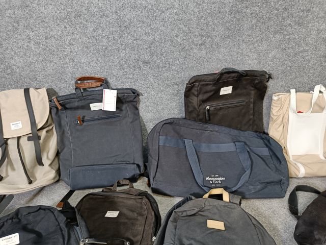 804290-4 Lot Sandqvist bags