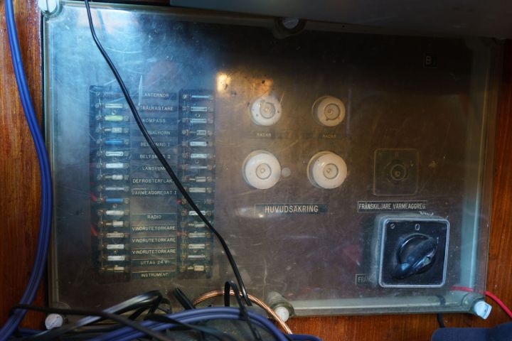 875066-5 Finnmar 9000 patrol boat, Volvo penta D6 310 - 2006