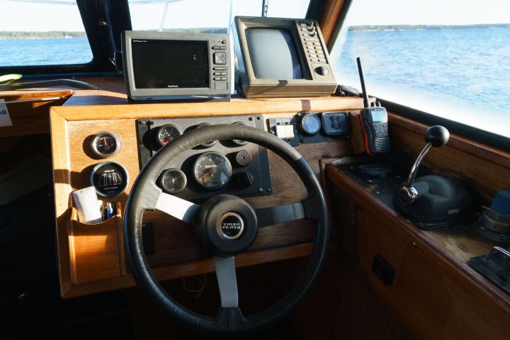 875066-7 Finnmar 9000 patrol boat, Volvo penta D6 310 - 2006