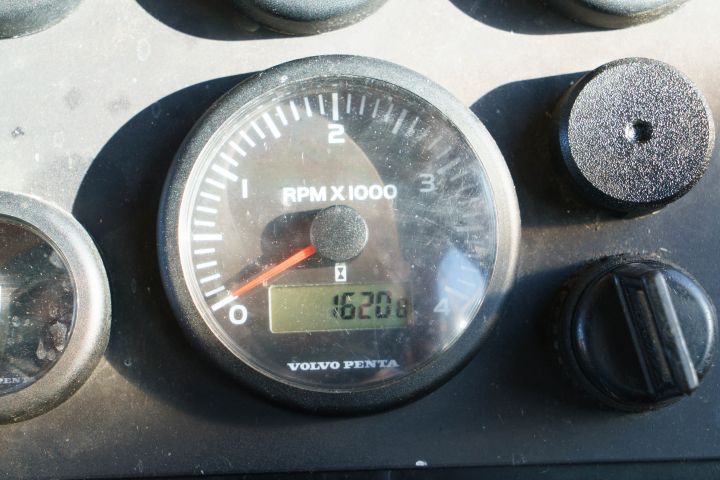 875066-8 Finnmar 9000 patrol boat, Volvo penta D6 310 - 2006