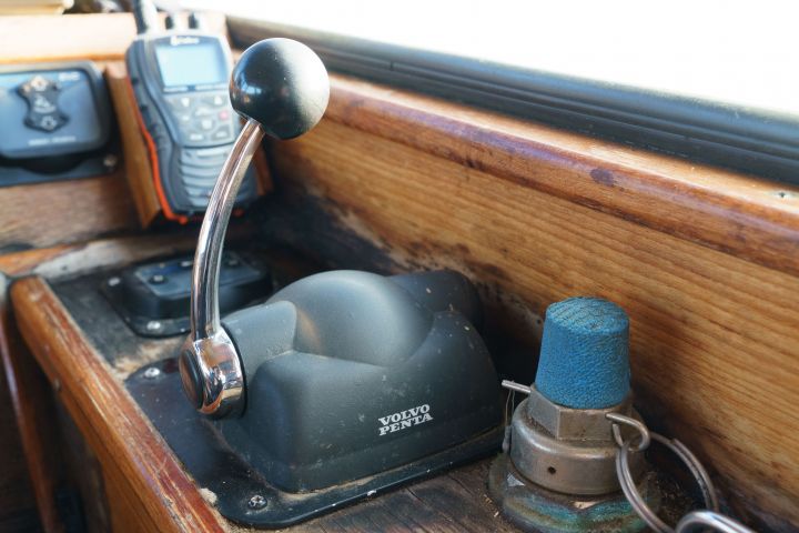 875066-12 Finnmar 9000 patrol boat, Volvo penta D6 310 - 2006