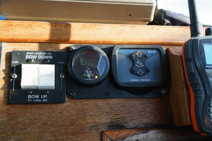 875066-13 Finnmar 9000 patrol boat, Volvo penta D6 310 - 2006