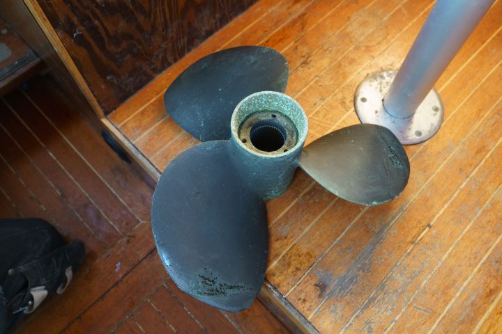 875066-24 Finnmar 9000 patrol boat, Volvo penta D6 310 - 2006