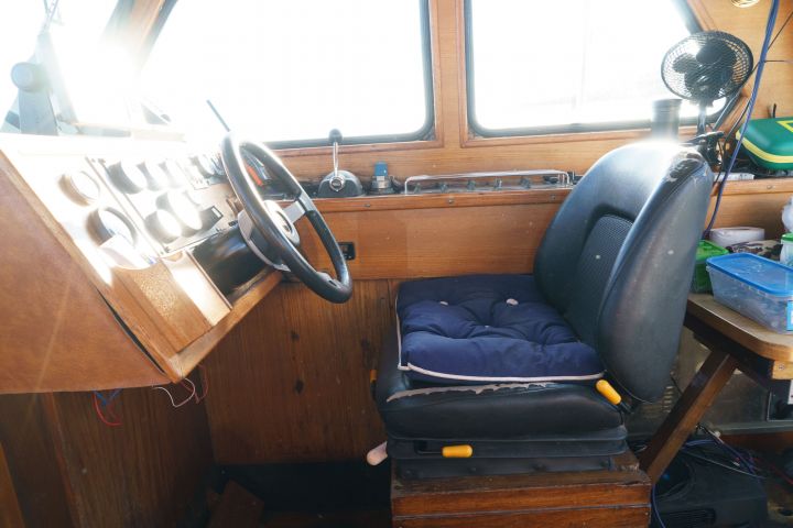 875066-26 Finnmar 9000 patrol boat, Volvo penta D6 310 - 2006