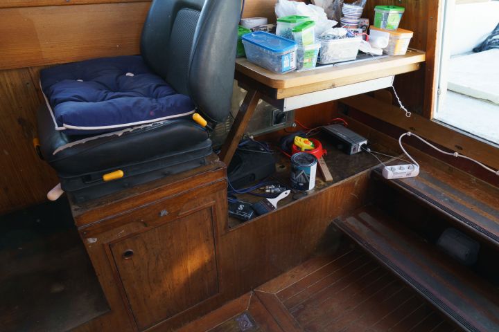 875066-27 Finnmar 9000 patrol boat, Volvo penta D6 310 - 2006