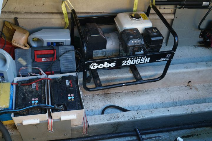 875066-33 Finnmar 9000 patrol boat, Volvo penta D6 310 - 2006