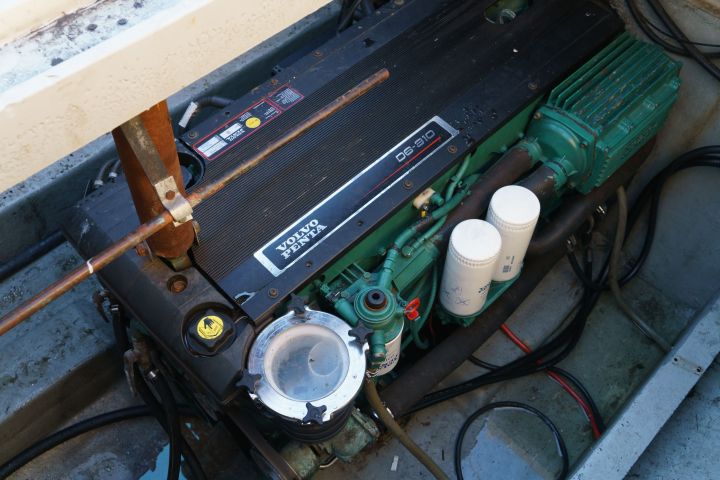 875066-36 Finnmar 9000 patrol boat, Volvo penta D6 310 - 2006