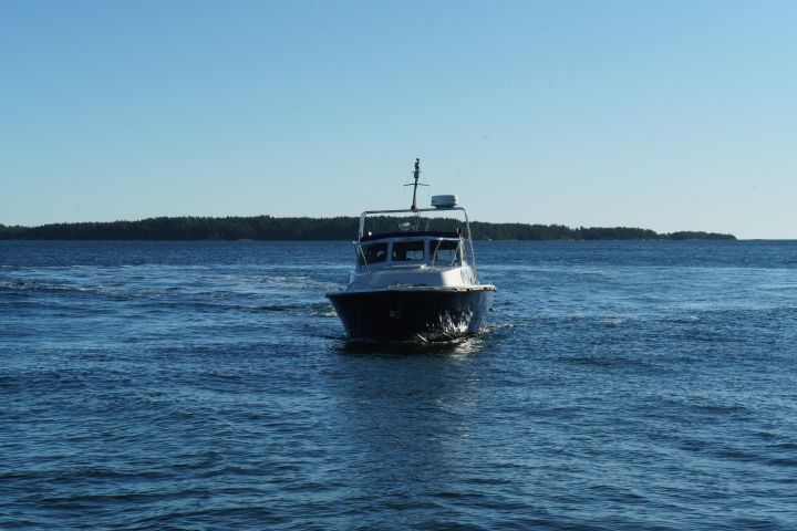 875066-48 Finnmar 9000 patrol boat, Volvo penta D6 310 - 2006