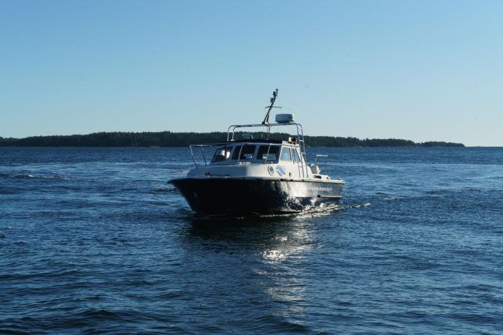 875066-49 Finnmar 9000 patrol boat, Volvo penta D6 310 - 2006