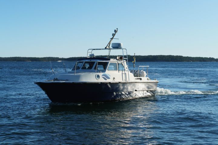 875066-1 Finnmar 9000 patrol boat, Volvo penta D6 310 - 2006