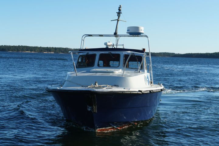 875066-51 Finnmar 9000 patrol boat, Volvo penta D6 310 - 2006