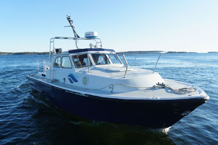 875066-2 Finnmar 9000 patrol boat, Volvo penta D6 310 - 2006