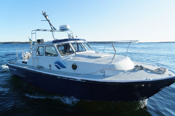 875066-53 Finnmar 9000 patrol boat, Volvo penta D6 310 - 2006