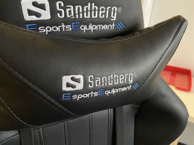 865711-4 Office Workstations & Gaming Chair