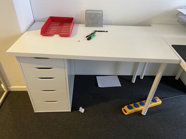 865711-5 Office Workstations & Gaming Chair