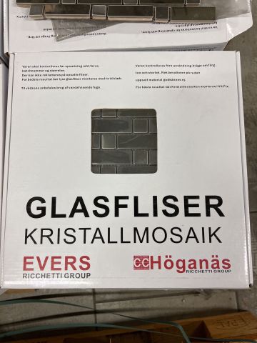 871982-4 Crystal mosaic from Evers CC Höganäs approx. 52 packages Tot approx. 21m2