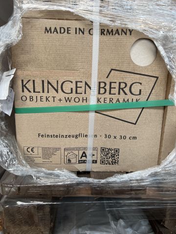 872016-4 Tiles from Klingenberg 30X30cm Tot about 35m2