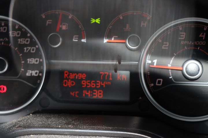 875444-10 Fiat Doblo Cargo 1.3 MJT -16 LAZ049