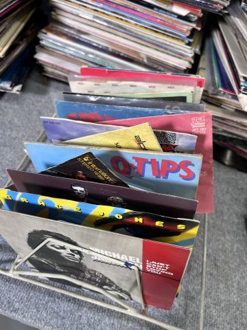 804280-15 Collection of vinyl records, + 1000 pcs