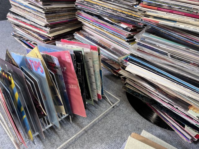 804280-16 Collection of vinyl records, + 1000 pcs