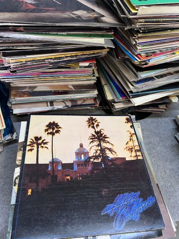 804280-12 Collection of vinyl records, + 1000 pcs